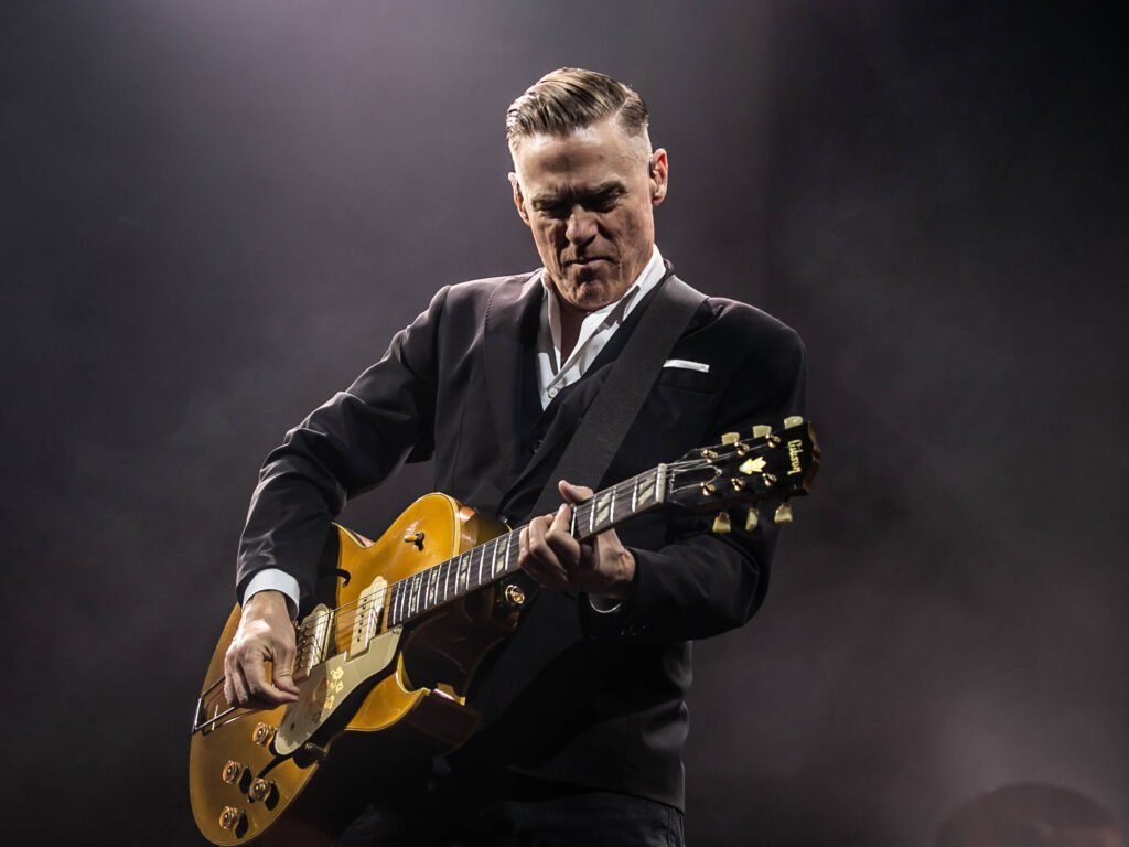 Wie hoch ist das Vermögen von Bryan Adams? Bryan Adams